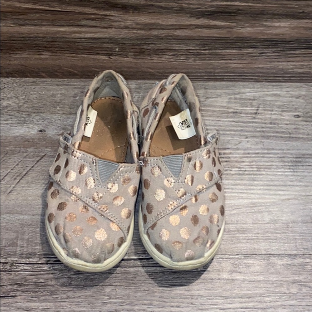 Toms Shoes